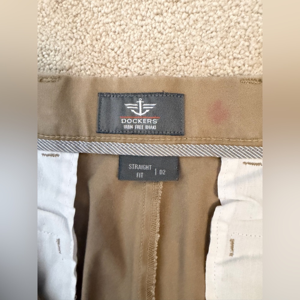 Men's Dockers Classic Khaki Pants - Picture 9 of 11